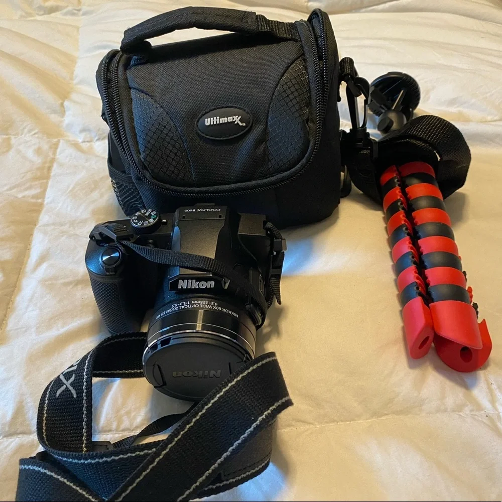 Nikon B600 Camera kit